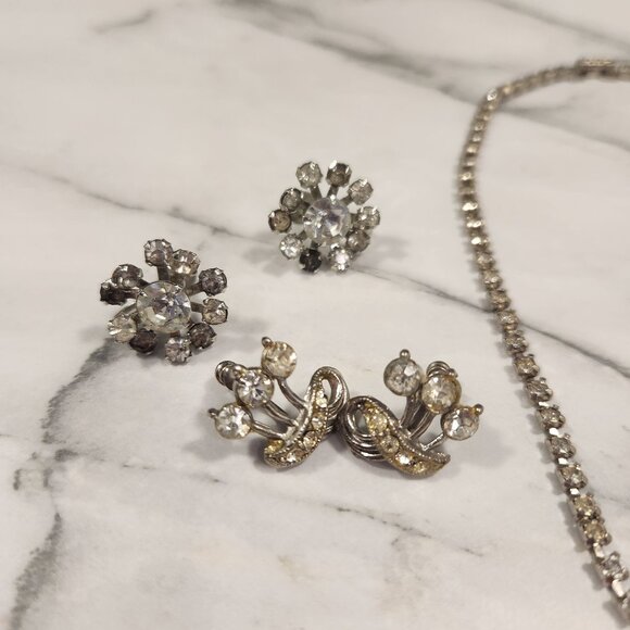 Vintage Rhinestone Necklace & 2 Pairs Of Clip-On Earrings Jewelry Set Silver-Ton - Picture 4 of 7
